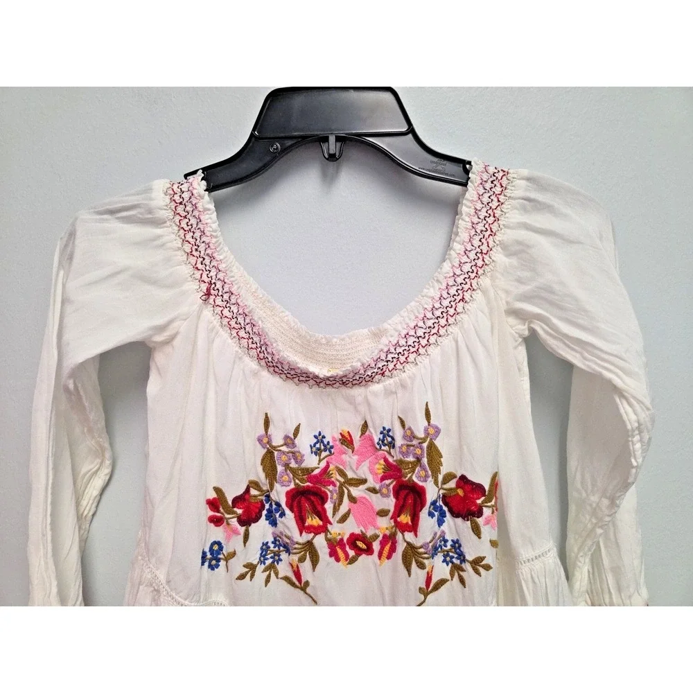 FREE PEOPLE XS Boho White Embroidered Mini Dress Smocked Off Shoulder Sunbeams - Picture 4 of 11